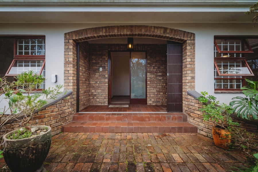 4 Bedroom Property for Sale in Heatherlands Western Cape